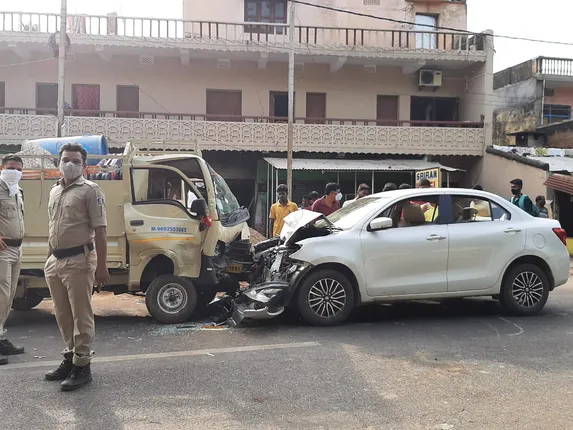 ଟାଟା ମ୍ୟାଜିକ୍ ସହ କାର୍ ମୁହାଁମୁହିଁ ଧକ୍କା, ୪ ମହିଳାଙ୍କ ସମେତ ୬ ଗୁରୁତର