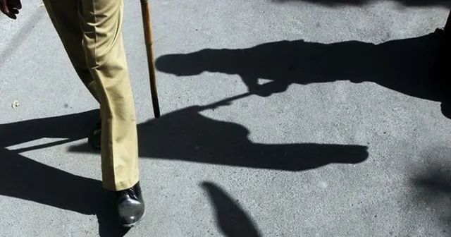 ବାପପୁଅଙ୍କୁ ଥାନାଧିକାରୀଙ୍କର ନିସ୍ତୁକ ମାଡ଼ !