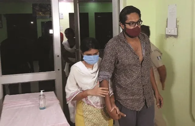 ମୁଣ୍ଡ ବୁଲାଇବାରୁ ଖସି ପଡ଼ିଥିଲି, ମିଛ କଥା ପ୍ରଚାର କରନ୍ତୁ ନାହିଁ