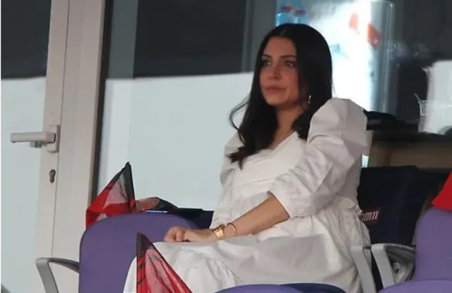 ଦୁବାଇରେ ବିରାଟଙ୍କୁ ଉତ୍ସାହିତ କରୁଛନ୍ତି ଅନୁଷ୍କା