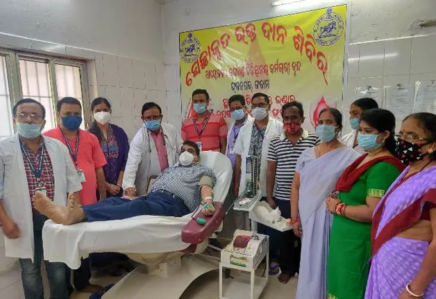 ଭଞ୍ଜନଗର ଉପଖଣ୍ଡ ଚିକିତ୍ସାଳୟରେ ରକ୍ତଦାନ ଶିବିର, ଡାକ୍ତର ଓ କର୍ମଚାରୀ ଦେଲେ ରକ୍ତ