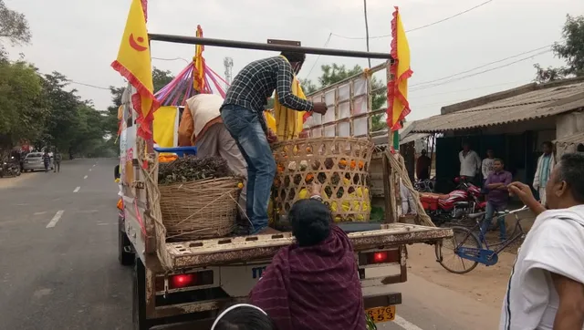 ନାଗାର୍ଜୁନ ବେଶ ପାଇଁ ବିନକା ଶ୍ରୀଜଗନ୍ନାଥ ମନ୍ଦିରରୁ ଆସିଥିବା ରଥକୁ ଖୋର୍ଦ୍ଧାରେ ସ୍ୱାଗତ 