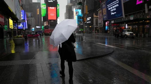 ବିଶ୍ୱରେ ବିପଦଜନକ ମାଇଲଖୁଣ୍ଟରେ ପହଞ୍ଚିଲା କରୋନା ମହାମାରୀ; ଆକ୍ରାନ୍ତଙ୍କ ସଂଖ୍ୟା ୫.୫ କୋଟି ଓ ମୃତକ ସଂଖ୍ୟା ୧୩ ଲକ୍ଷ ଅତିକ୍ରମ କଲା