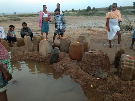 ସୁକତେଲ୍ ନଦୀ ଶଯ୍ୟାରେ ପୁରାତନ ମନ୍ଦିର ଅବଶେଷ; କାରୁକାର୍ଯ୍ୟପୂର୍ଣ୍ଣ ଶିଳାଖଣ୍ଡ ଉଦ୍ଧାର