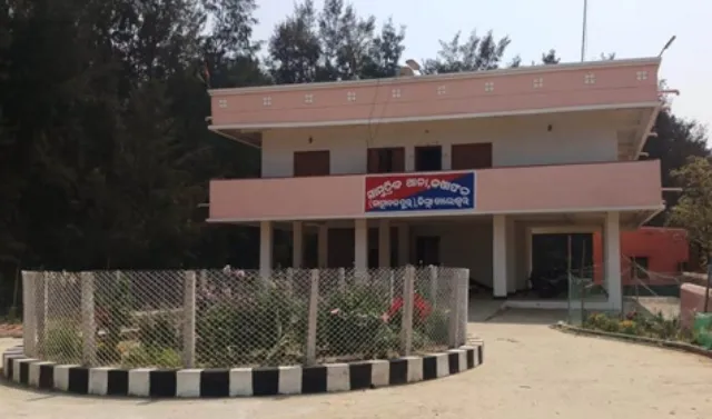 ହତ୍ୟା ମାମଲାରେ ପୁଲିସର ତତ୍ପରତା ଏମିତି : ଆଇଆଇସି ଛୁଟିରେ, ଆସିଲେ ତଦନ୍ତ ହେବ