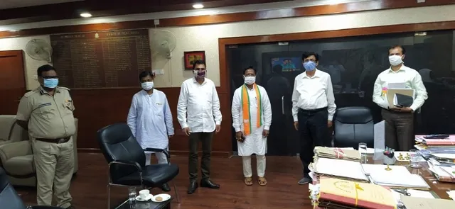 ଜିଲ୍ଲାପାଳଙ୍କ ବ୍ୟକ୍ତିଗତ ସହାୟକ ମୃତ୍ୟୁ ମାମଲା : ଏସପି ଓ ଆଇଆଇସିଙ୍କ ବଦଳି ଦାବିରେ ବିଜେପି ପ୍ରତିନିଧି ଦଳ ପୁଲିସ ଡିଜିଙ୍କୁ ଭେଟିଲେ