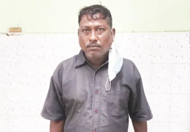 ବ୍ରାଉନ୍‌ସୁଗାର ବିକୁଥିଲେ ବିଏମ୍‌ସି କର୍ମଚାରୀ; ଚାକିରି ଗଲା, ୭ ପାସ୍‌ବୁକ୍‌, ୪୦ ଗ୍ରାମ୍‌ ସୁନା, ୪୨ ହଜାର ଟଙ୍କା ଜବତ