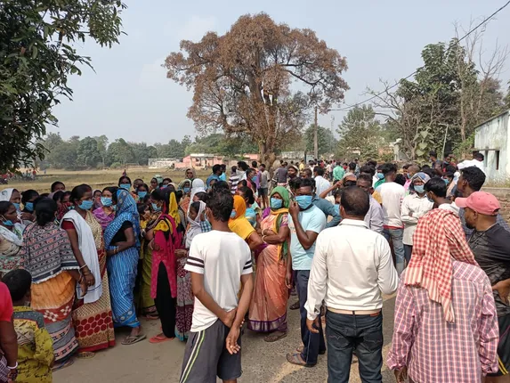 ସ୍କୁଲ ଖେଳପଡିଆ ଘେରାବନ୍ଦୀକୁ ବିରୋଧ, ଦୁଇ ପ୍ଲାଟୁନ ପୁଲିସ ଫୋର୍ସ ମୁତୟନ