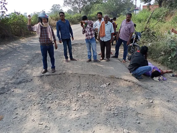 ସଡ଼କ ଦୁର୍ଘଟଣାରେ ୨ ଆହତ 