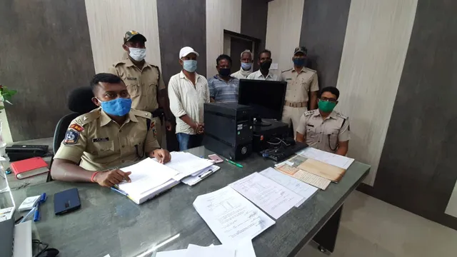 ଉପଜିଲ୍ଲାପାଳଙ୍କ ନକଲି ଦସ୍ତଖତ କରି ଜମି ବିକ୍ରି ପାଇଁ ଉଦ୍ୟମ: ଦଲାଲ କମ୍ପ୍ୟୁଟର ଦୋକାନୀ ସହ ବାପା-ପୁଅ ଗିରଫ