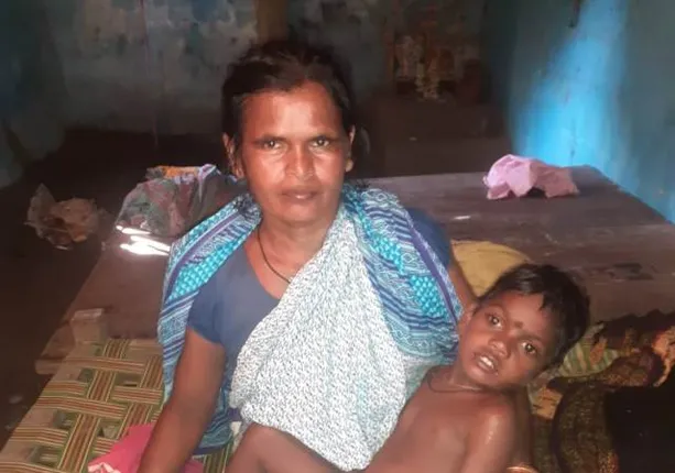 ଦିବ୍ୟାଙ୍ଗ ବୋଲି ବାପ‌ା-ମା’ ପଚାରିଲେନି, ବୃଦ୍ଧା ଜେଜେଙ୍କ ଭରସାରେ ଆସମାନ