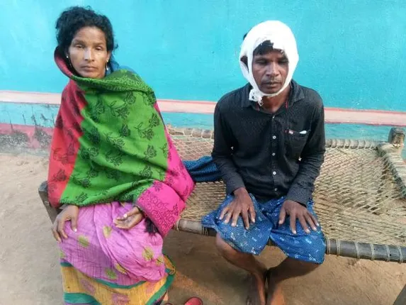 ପୂର୍ବଶତ୍ରୁତାରୁ ସ୍ୱାମୀ ଓ ସ୍ତ୍ରୀଙ୍କୁ ଆକ୍ରମଣ କଲେ ପଡ଼ୋଶୀ