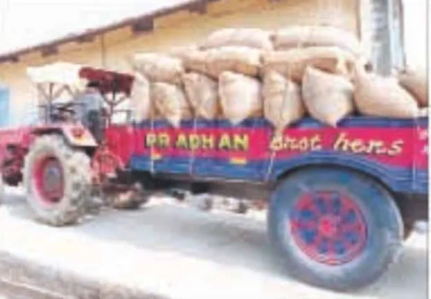 ୟାର୍ଡରେ ଧାନ ଗଦା କଲେ ଚାଷୀ, ସରକାର ନୀତି ମାନିଲେନି