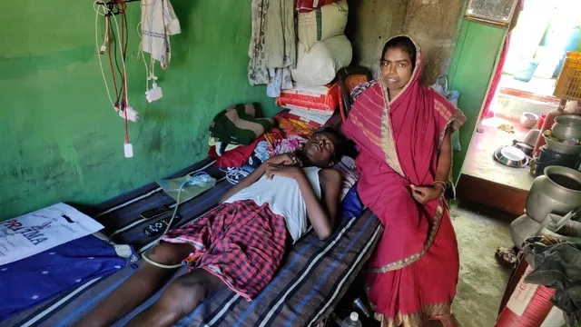 ଅଢ଼େଇ ବର୍ଷ ହେଲା ବିଛଣାରେ ସୁନୀଲ : ଚିକିତ୍ସାରେ ଅର୍ଥ ବାଧକ, ସହାୟତାକୁ ଅପେକ୍ଷା