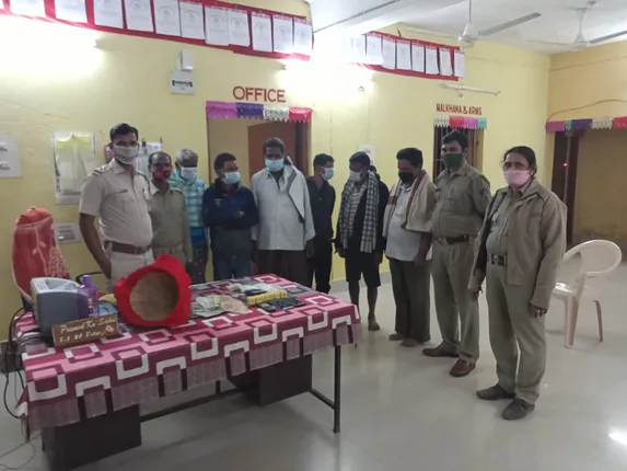 ଜୁଆ ଆଡ଼ାରେ ଚଢ଼ଉ, ୬ ଜୁଆଡି ଗିରଫ