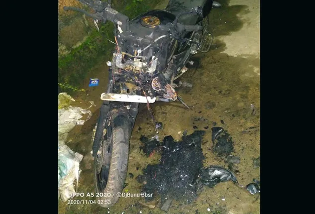 ବାଲିଅନ୍ତା : ବାଇକ ଜାଳିଦେଲେ ଦୁର୍ବୃତ୍ତ