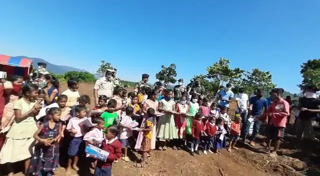 ସ୍ବାଭିମାନ ଅଂଚଳର ଗୋରାସେତୁରେ ବିଏସଏଫ୍ ଏଡିଜି, ମାଓ ମୁକାବିଲା ସ୍ଥିତି ସମୀକ୍ଷା କଲେ