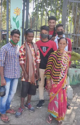 ଗଲା ପୁତ୍ର ବାହୁଡି ଅଇଲା: କରୋନା ଲକଡାଉନ ବେଳେ ନିଖୋଜ ଥିବା ଯୁବକ ଠାବ