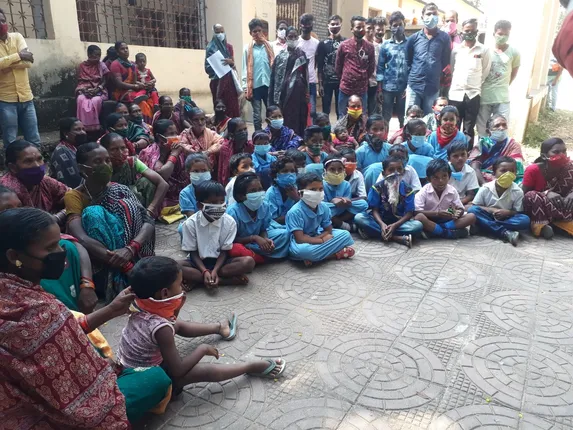 ପ୍ରାଥମିକ ବିଦ୍ୟାଳୟ ସ୍ଥାନାନ୍ତରକୁ ବିରୋଧ