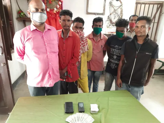 ୬ ଜୁଆଡ଼ି ଗିରଫ : ବୋଲେରୋ ସହ ୫,୬୬୦ ଟଙ୍କା ଓ ମୋବାଇଲ ଜବତ