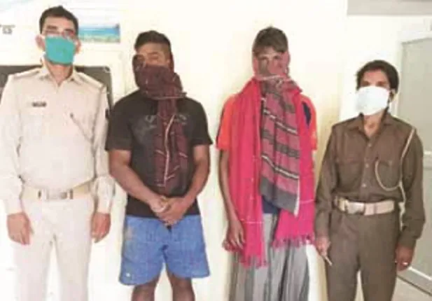 ଚିଲିକାରେ ବିଦେଶୀ ପକ୍ଷୀ ଶିକାର: ଦୁଇ ଶିକାରୀ ଗିରଫ, ୧୨ ମୃତ ପକ୍ଷୀ ଜବତ