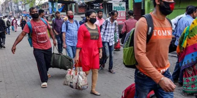 ଦେଶରେ ଦ୍ୱିତୀୟ ଲହର ସଂକ୍ରମଣର ଖୁବ୍‌ କମ୍‌ ଲକ୍ଷଣ, ଦୈନିକ ମାମଲା ଲଗାତାର ୪୫ ହଜାରରୁ କମ୍‌