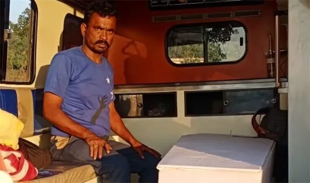 ଗୁଜୁରାଟରେ ଚାଲିଗଲା ବାଳଶ୍ରମିକଙ୍କ ଜୀବନ: ୫ ଦିନ ହସ୍ପିଟାଲ ଶବଗୃହରେ ପଡି ରହିବା ପରେ ଗାଁକୁ ଶବ ଧରି ଫେରୁଛି ବାପା