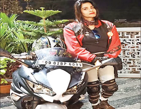 ଓଡ଼ିଆ ବାଇକର୍‌ନି ମଧ୍ୟପ୍ରଦେଶ ପର୍ଯ୍ୟଟନର ବ୍ରାଣ୍ଡ୍‌ ଆମ୍ବାସଡର, ସ୍ପିଡ୍‌ ବାଇକ୍‌‌ରେ ଅମିତାଙ୍କ ୪୫୦୦ କିଲୋମିଟର ଯାତ୍ରା