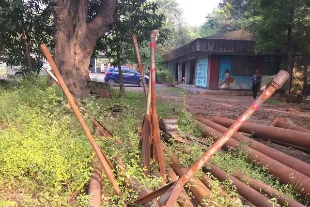 ସରଡେଗା ସାଇଡିଂର ଭିତିରି କଥା: ବିଲ୍‌ ପରେ ୧୦ ଲକ୍ଷର ପାଣିସିଞ୍ଚନ ଯନ୍ତ୍ରକୁ ଖୋଲି ଫିଙ୍ଗିଦେଲେ