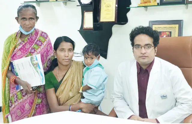 ବର୍ଷକ ଶିଶୁର ଶ୍ବାସନଳୀରୁ ବାହାରିଲା ମଞ୍ଜି ‘ସମ୍ ଅଲଟିମେଟ୍‌ରେ ବିଶେଷଜ୍ଞଙ୍କ ସଫଳ ଅସ୍ତ୍ରୋପଚାର