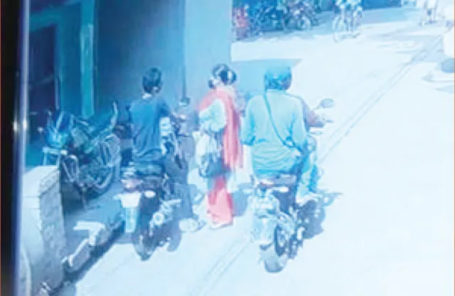 ଖୋର୍ଦ୍ଧା ସହରରେ ଲୁଟେରାଙ୍କ ଆତଙ୍କ, ଘର ଆଗରୁ ଝାମ୍ପିନେଲେ ମହିଳାଙ୍କ ଚେନ୍‌