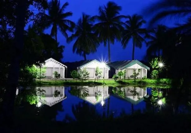 ଇକୋ ରିଟ୍ରିଟ୍‌ରେ ଭାସମାନ ରେସ୍ତୋରାଁ