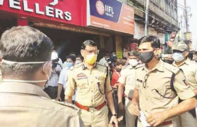 କଟକରେ ଘରୋଇ ଋଣ ସଂସ୍ଥାରୁ ଚାଞ୍ଚଲ୍ୟକର ଲୁଟ୍‌ : ଲକର୍‌ରୁ ପୋଛିନେଲେ ୧୨ କୋଟିର ସୁନା