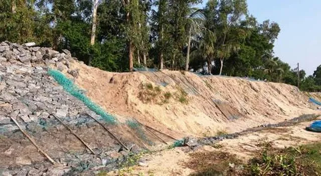 ଏରସମା ସାଲାଇନ୍ ବନ୍ଧ କାମରେ ୧୧ କୋଟି ଚଳୁ ଉଦ୍ୟମ; କାମ ସରିନି, ଭୁଶୁଡ଼ିଲାଣି ସୁନାମି ବନ୍ଧ