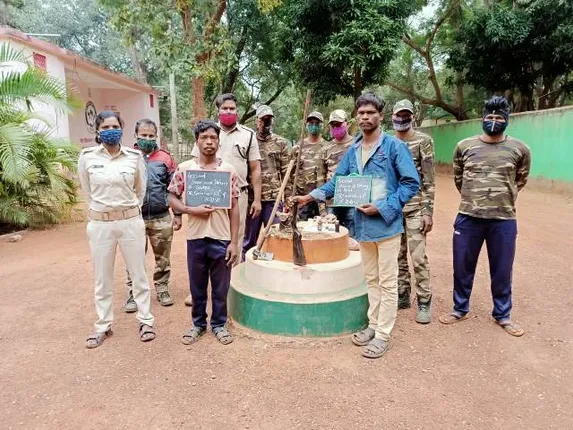 କପିଳାସ ବନାଞ୍ଚଳରୁ ଦୁଇ ଶିକାରୀ ଗିରଫ