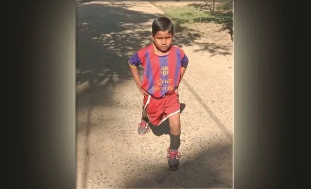 ୫ ବର୍ଷର କୁନି ଧାବିକା ମାମୁନି, ଦ୍ରୁତଗତିରେ ଲଗାତର ଦୌଡୁଛନ୍ତି ୧୫ କିଲୋମିଟର