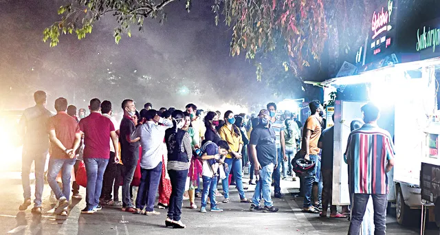 ଖାଓ ଗଳି ଫାଙ୍କା, ରାସ୍ତା ଜାମ୍‌