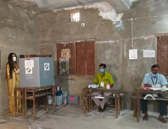 ବାଲେଶ୍ୱର: ମତଦାନ ଅଧିକାର ସାବ୍ୟସ୍ତ କଲେ କଂଗ୍ରେସ ପ୍ରାର୍ଥୀ ମମତା କୁଣ୍ଡୁ