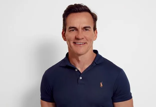 ମାଲିକ ହେବ ତ ଏମିତି: ସବୁ କର୍ମଚାରୀଙ୍କୁ କରିଦେଲେ କୋଟିପତି