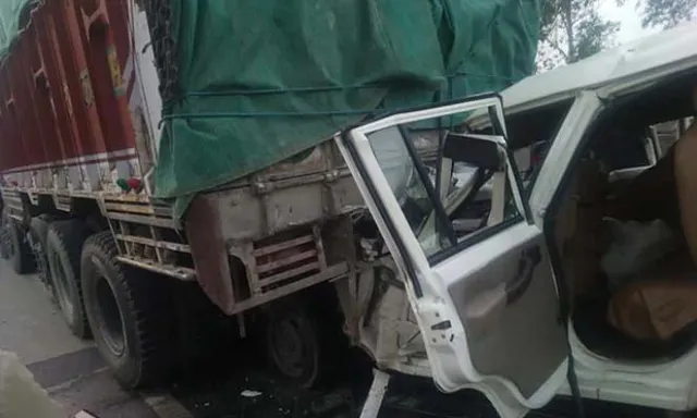 ଉତ୍ତର ପ୍ରଦେଶର ପ୍ରତାପଗଡ଼ରେ ସଡ଼କ ଦୁର୍ଘଟଣା: ୬ ଶିଶୁଙ୍କ ସମେତ ୧୪ ମୃତ