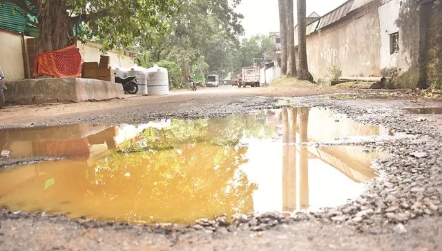 ଖାଲରେ ଭର୍ତ୍ତି ରସୁଲଗଡ଼ ଶିଳ୍ପାଞ୍ଚଳ; ଅଭିଯୋଗ ହେଉଛି, କେହି ଶୁଣୁନାହାନ୍ତି, ଇଡ୍‌କୋ ଅବହେଳାରୁ ପ୍ରତିଦିନ ଦୁର୍ଘଟଣା ଘଟୁଛି