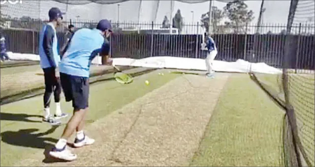 ଟେନିସ୍ ବଲ୍‌ରେ ରାହୁଲଙ୍କ ‘ପୁଲ୍ ସଟ୍’ ଅଭ୍ୟାସ