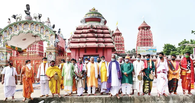 ଘଣ୍ଟ ବଜାଇ ପ୍ରତିବାଦ କଲେ ମନ୍ଦିର ସେବାୟତ