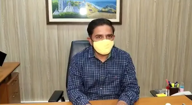 ଗଞ୍ଜାମରେ କରୋନାର ଦ୍ବିତୀୟ ଲହରକୁ ରୋକିବା ପାଇଁ ମାସ୍କ ପିନ୍ଧିବା ସହ ଜନଗହଳିପୂର୍ଣ୍ଣ ସ୍ଥାନରୁ ଦୂରେଇ ରହିବାକୁ କହିଲେ ଜିଲ୍ଲାପାଳ