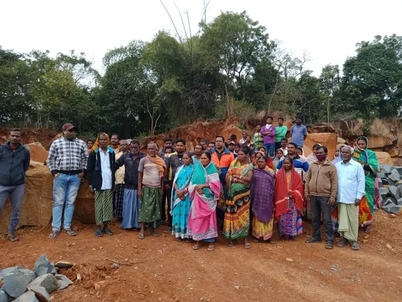 ବେଆଇନ ପଥର ଖନନକୁ ଗ୍ରାମବାସୀଙ୍କ ବିରୋଧ, ପଥର ଖନନ ବନ୍ଦ କଲା ବନ ବିଭାଗ