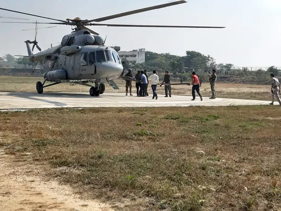 ସ୍ୱାଭିମାନ ଅଞ୍ଚଳରେ ପଇଁତରା ମାରୁଛି ବାୟୁସେନା ଲଢୁଆ ବିମାନ, ପୁଲିସ ଡିଜିଙ୍କ ଗସ୍ତକୁ ନେଇ ଆରମ୍ଭ ହୋଇଛି ସୁରକ୍ଷା ଯାଞ୍ଚ