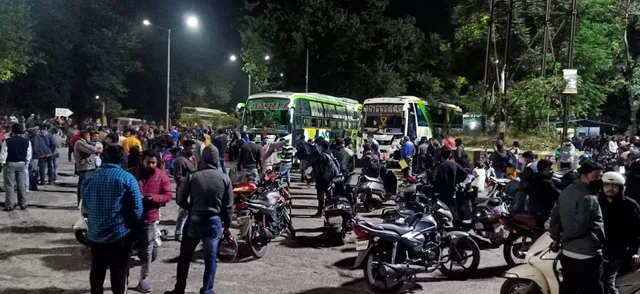 ବସ କର୍ମଚାରୀଙ୍କୁ ମାଡ ନେଇ ବସଷ୍ଟାଣ୍ଡରେ ଉତ୍ତେଜନା, ପୁଲିସର ଗିରଫ ପ୍ରତିଶ୍ରୁତି ପରେ ଅଟକିଥିବା ୪୦ନାଇଟ ବସ ରାଉରକେଲା ଛାଡ଼ିଲା