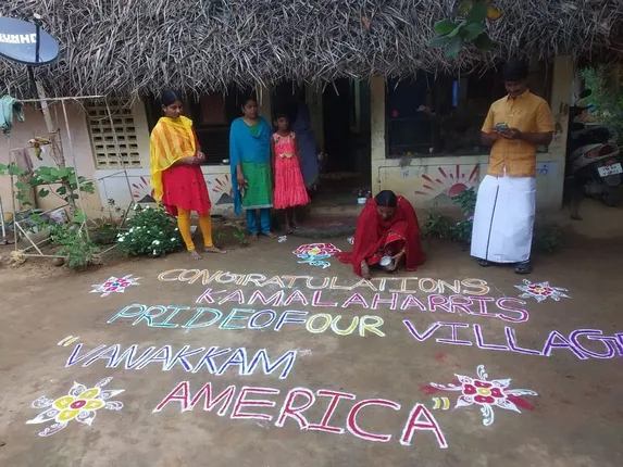 ଭାରତୀୟ- ଆମେରିକୀୟ ଉପରାଷ୍ଟ୍ରପତି ହୋଇଥିବା କମଳା ଦେବୀଙ୍କ ବିଜୟକୁ ନେଇ ତୁଲାସେନ୍ଦ୍ରପୁରମ ଗ୍ରାମରେ ଆଗୁଆ ଦୀପାବଳି ପାଳିଲେ ଗ୍ରାମବାସୀ