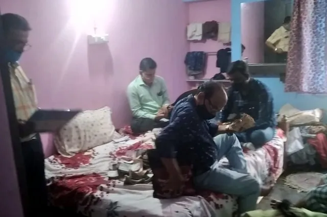 ଧର୍ମଶାଳା ସବରେଜିଷ୍ଟାର ଅଫିସର କିରାଣୀଙ୍କ ଘର ସମେତ ୭ଟି ସ୍ଥାନରେ ଏକକାଳୀନ ଭିଜିଲାନସ ଚଢଉ