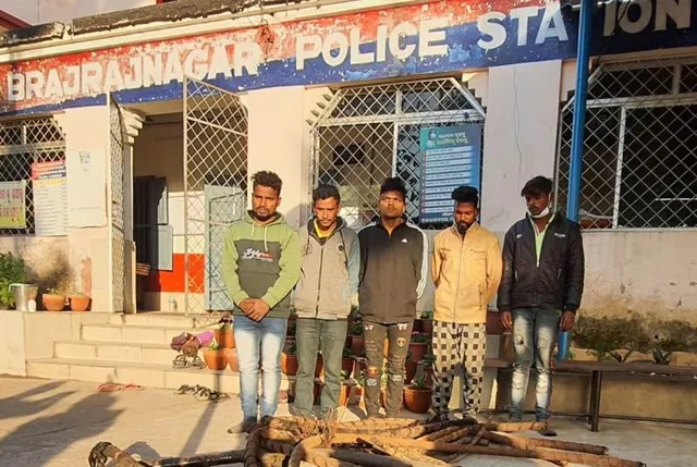 ଓପିଏମ୍‌ରୁ ଡକାୟତି: ୫ ଗିରଫ, ଏକ କୁଇଣ୍ଟାଲ୍‌ରୁ ଅଧିକ ତମ୍ବା ତାର ଜବତ 